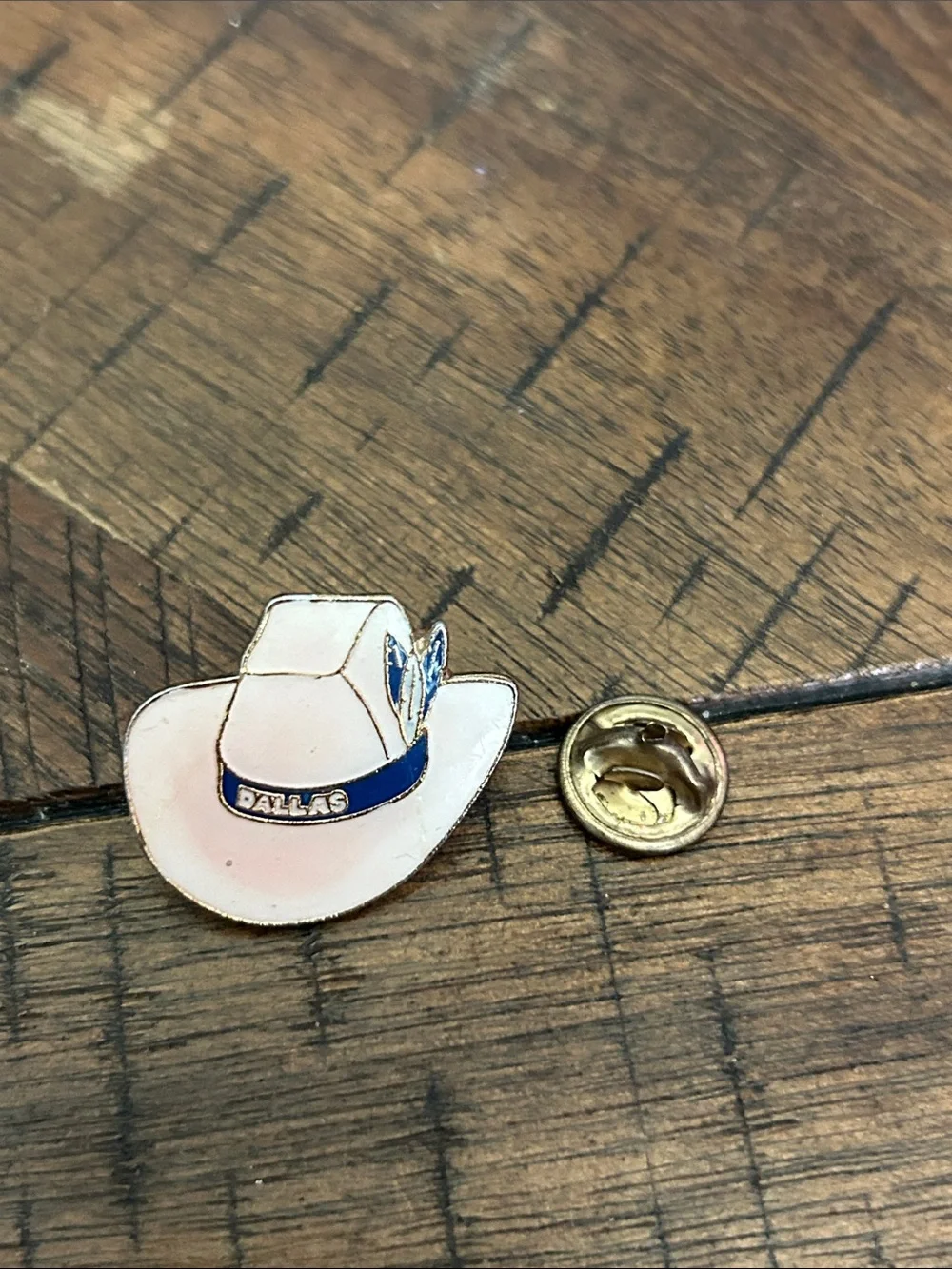 White and Blue Cowboy Hat Lapel Pin - Dallas Accent